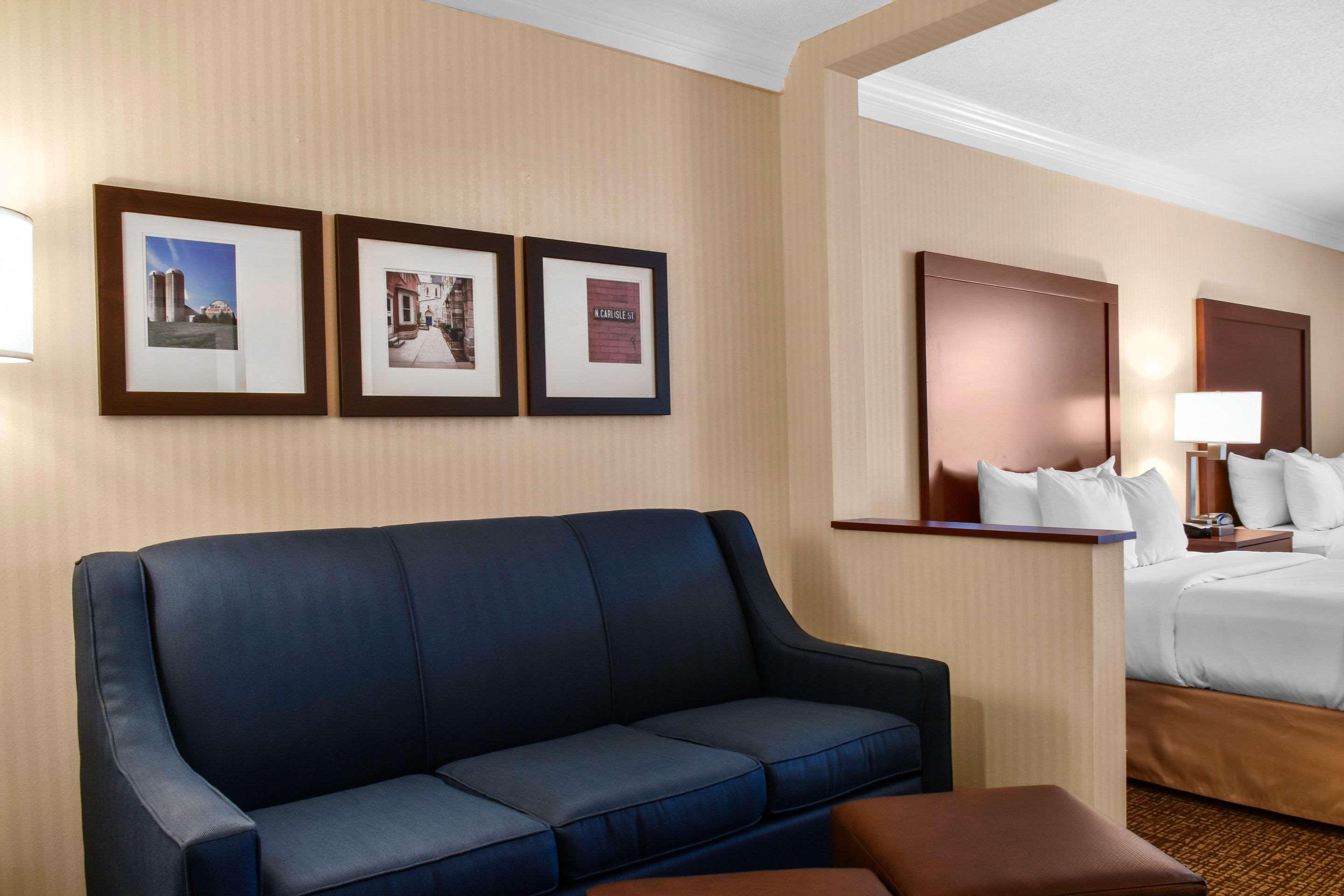 Comfort Suites Downtown Карлайл Экстерьер фото