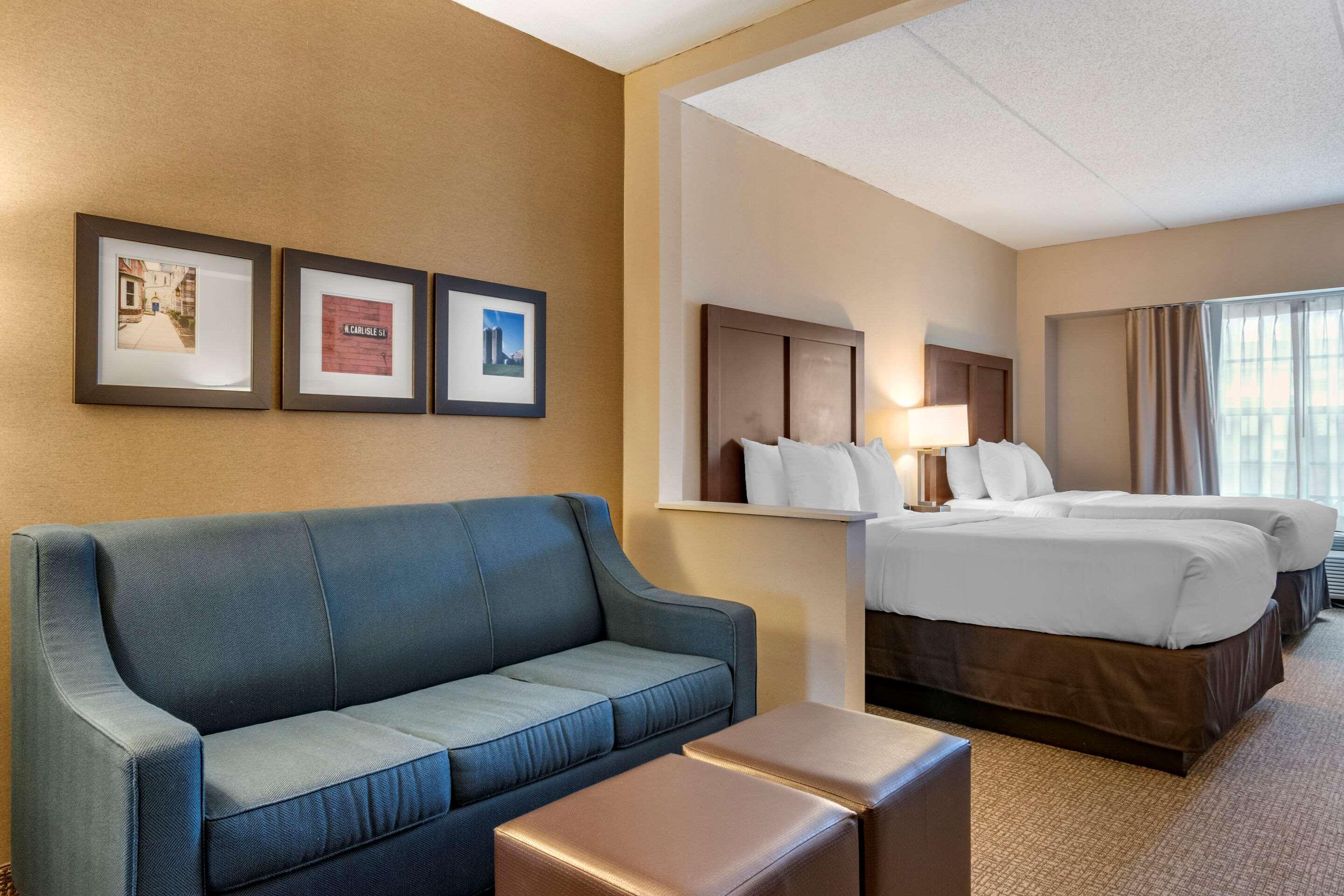 Comfort Suites Downtown Карлайл Экстерьер фото
