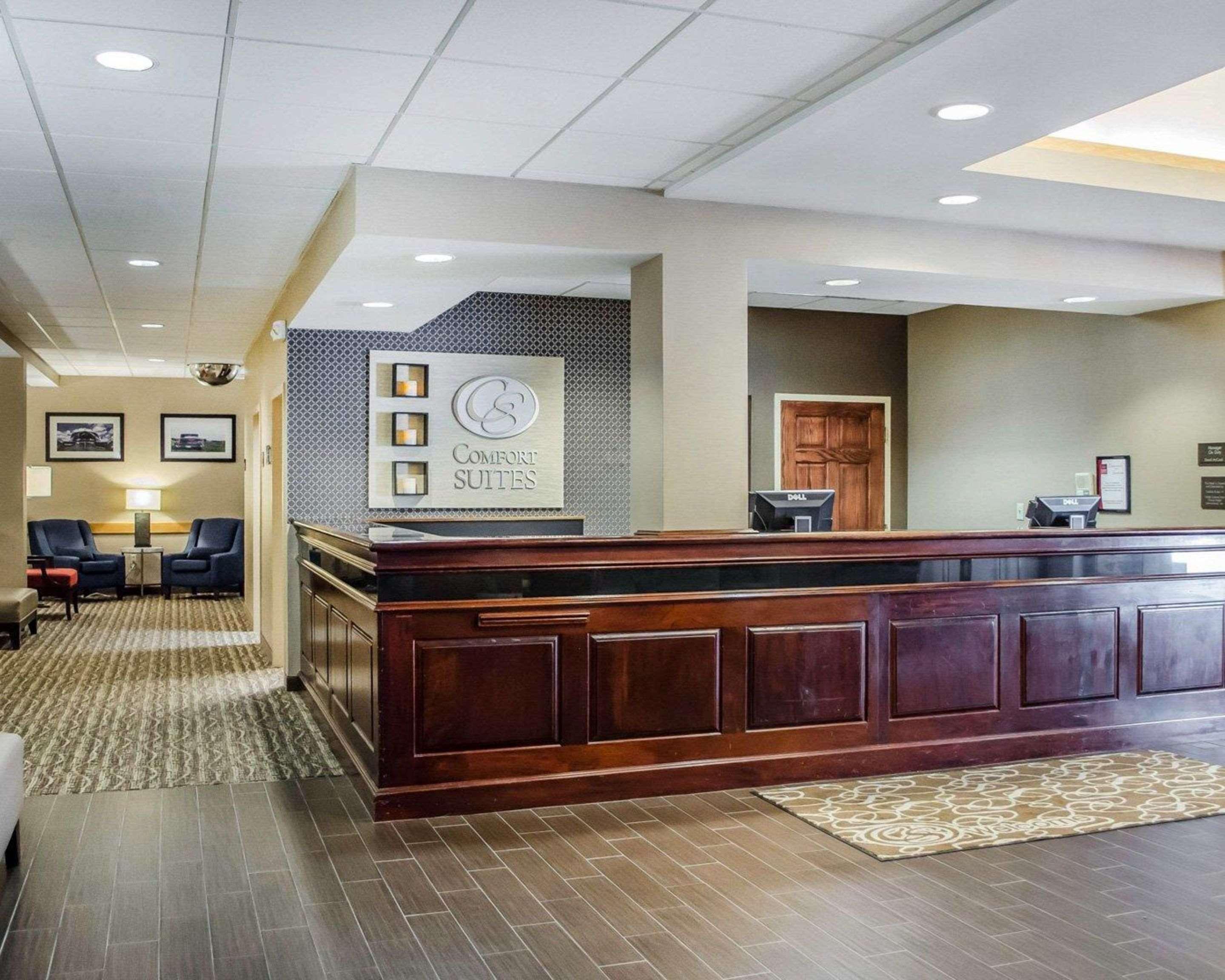 Comfort Suites Downtown Карлайл Экстерьер фото